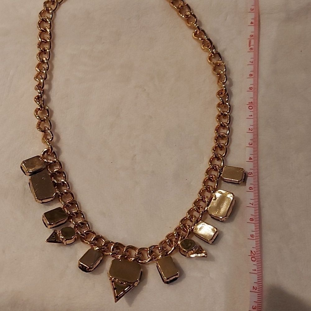 4 Various Necklaces - Picture 4 of 11